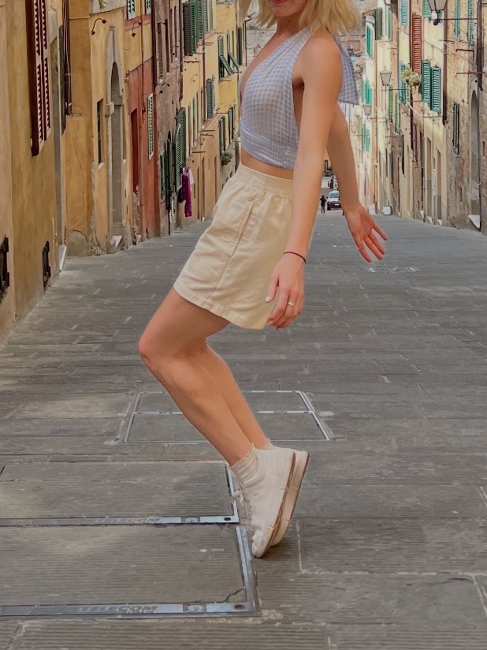 Aritizia Wilfred Cream High-Waist Women’s shorts